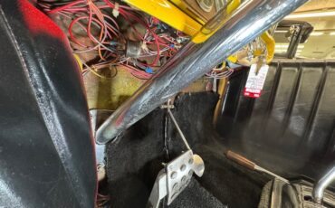 Ford-T-bucket-1982-Yellow-Black-21