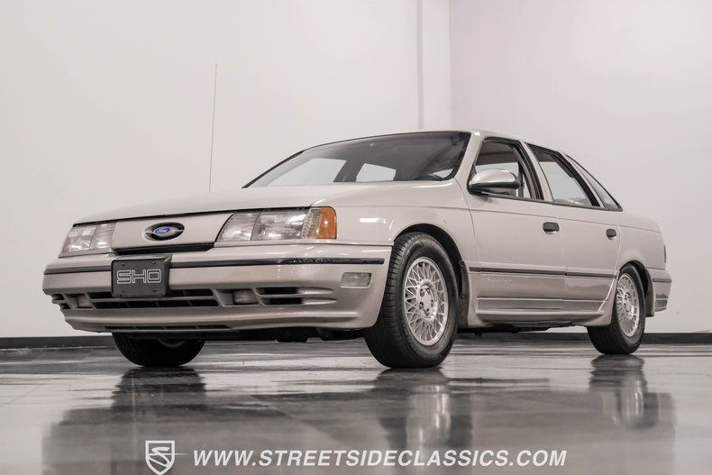 Ford-Taurus-1989-Titanium-Metallic-Titanium-Gray-24