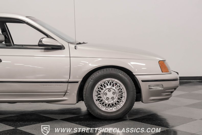 Ford-Taurus-1989-Titanium-Metallic-Titanium-Gray-29
