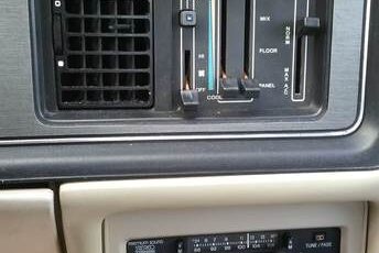 Ford-Tempo-1986-Beige-Tan-7