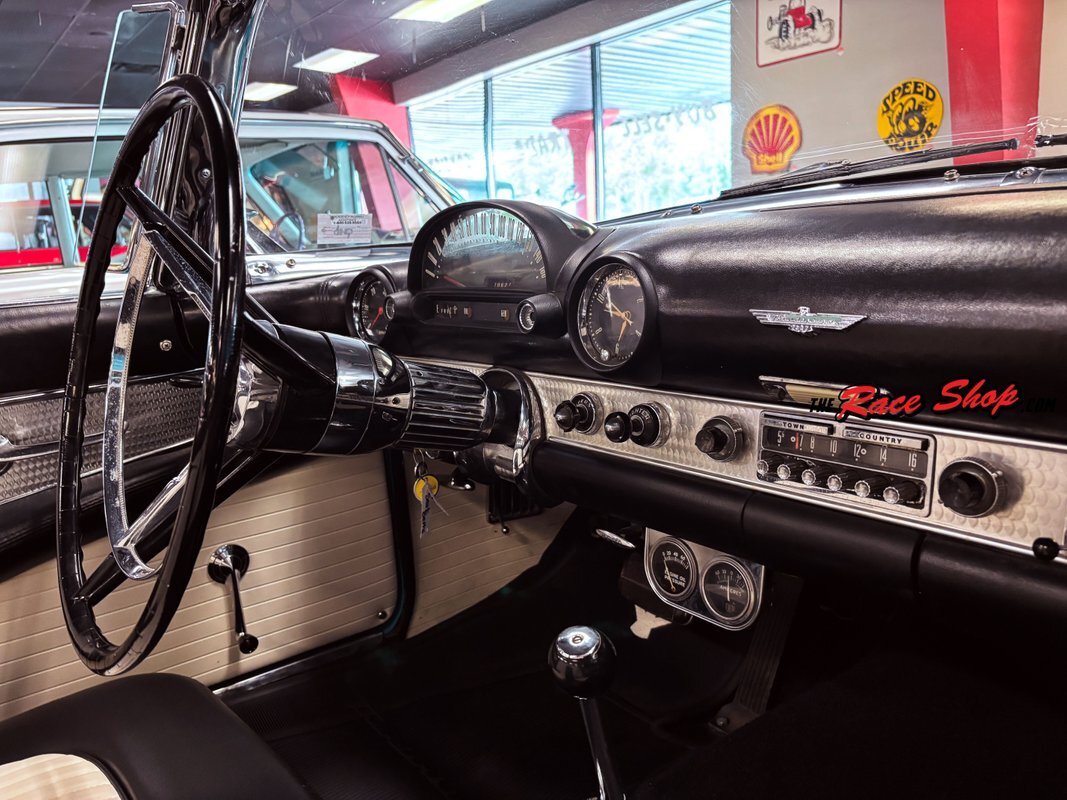 Ford-Thunderbird-1956-13