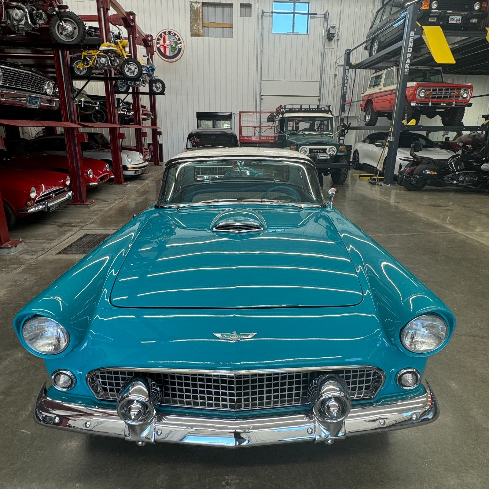Ford-Thunderbird-1956-2