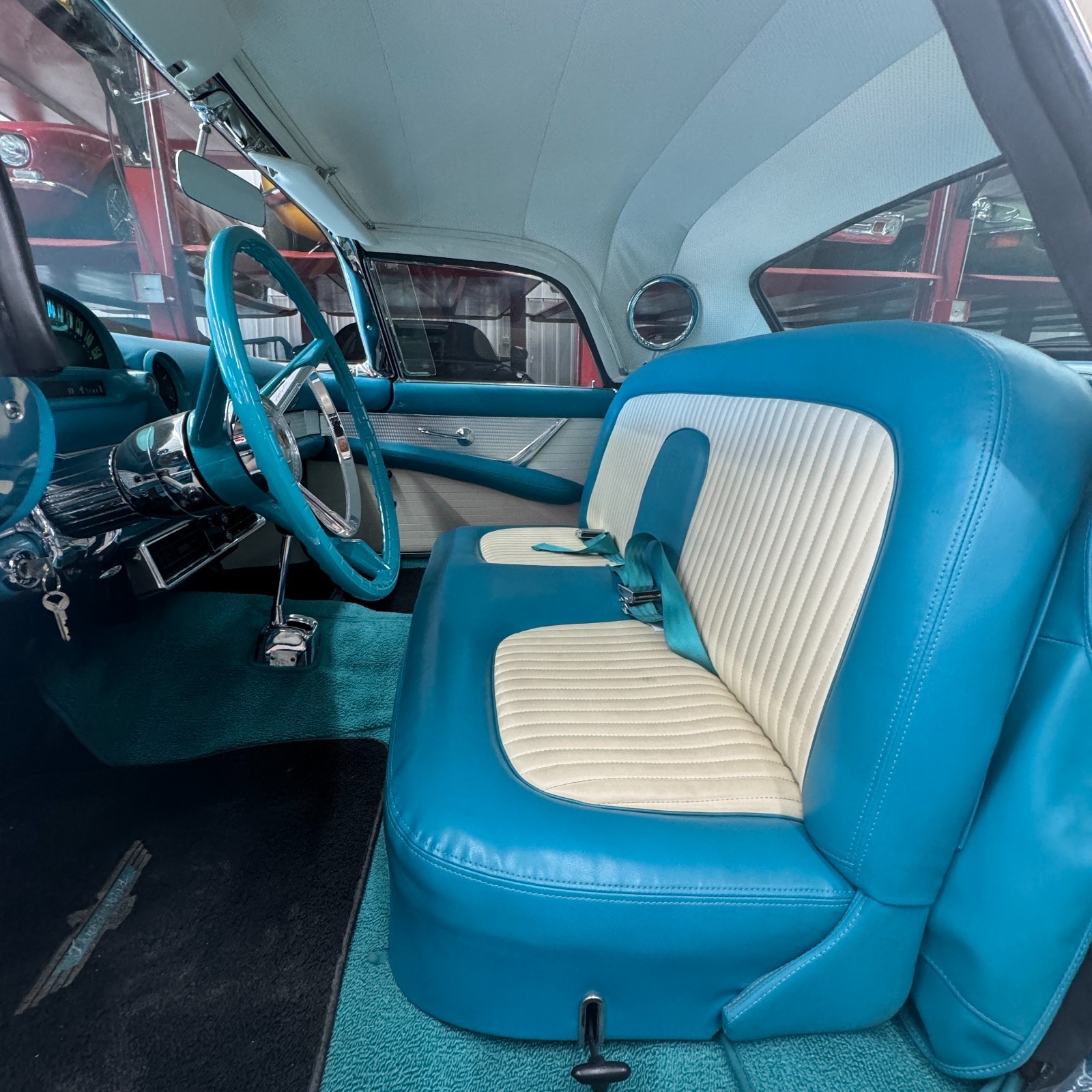 Ford-Thunderbird-1956-4