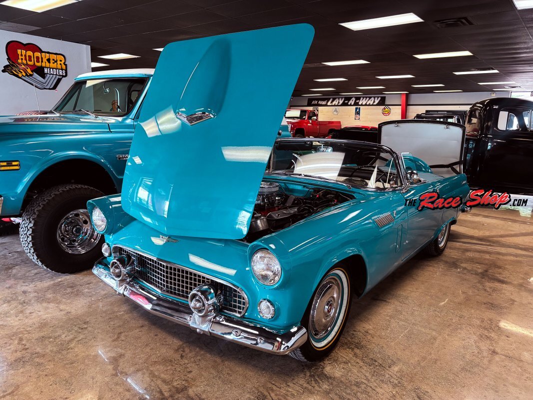 Ford Thunderbird 1956 --