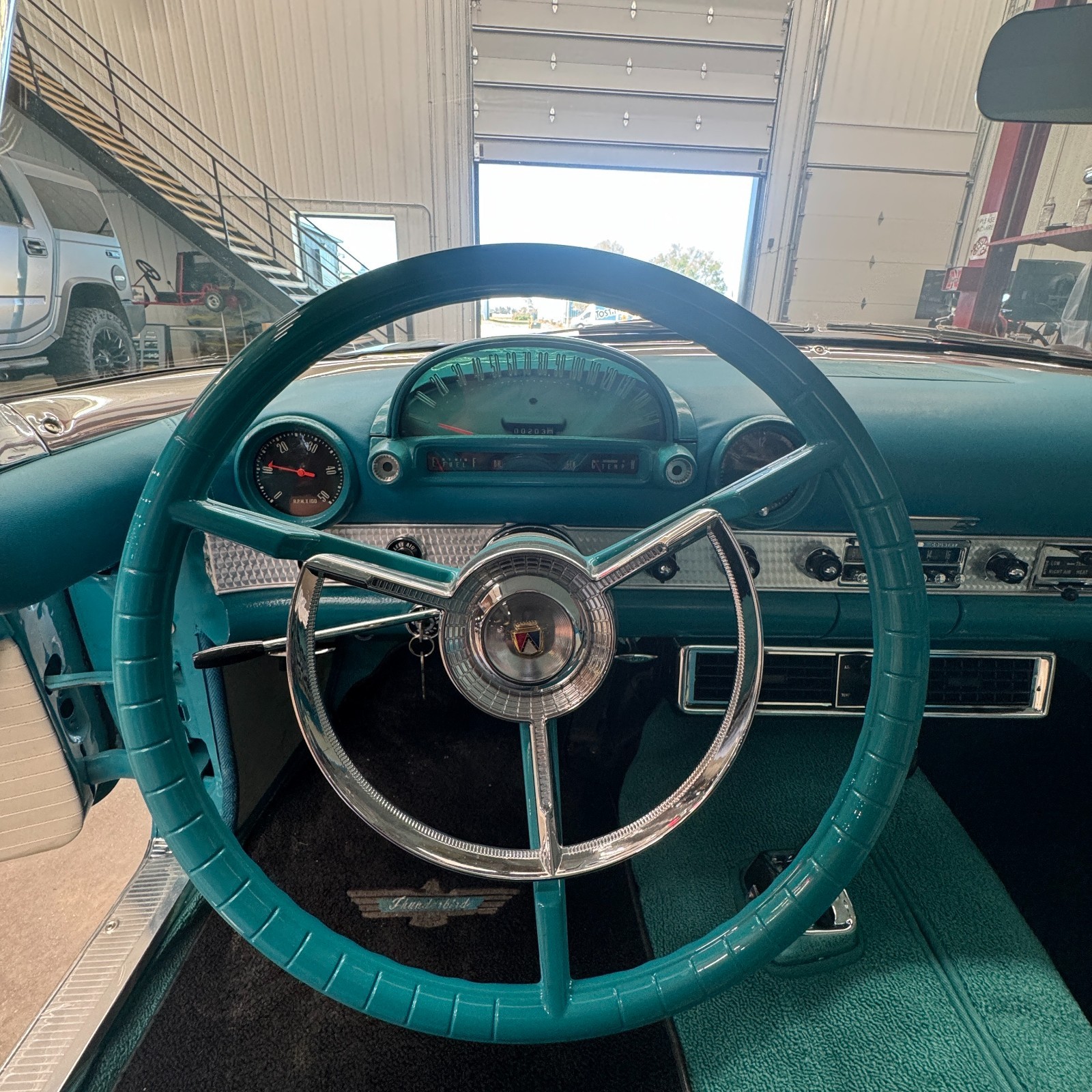Ford-Thunderbird-1956-8