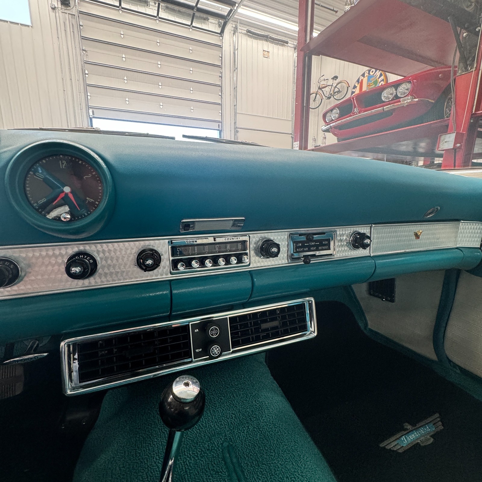 Ford-Thunderbird-1956-9