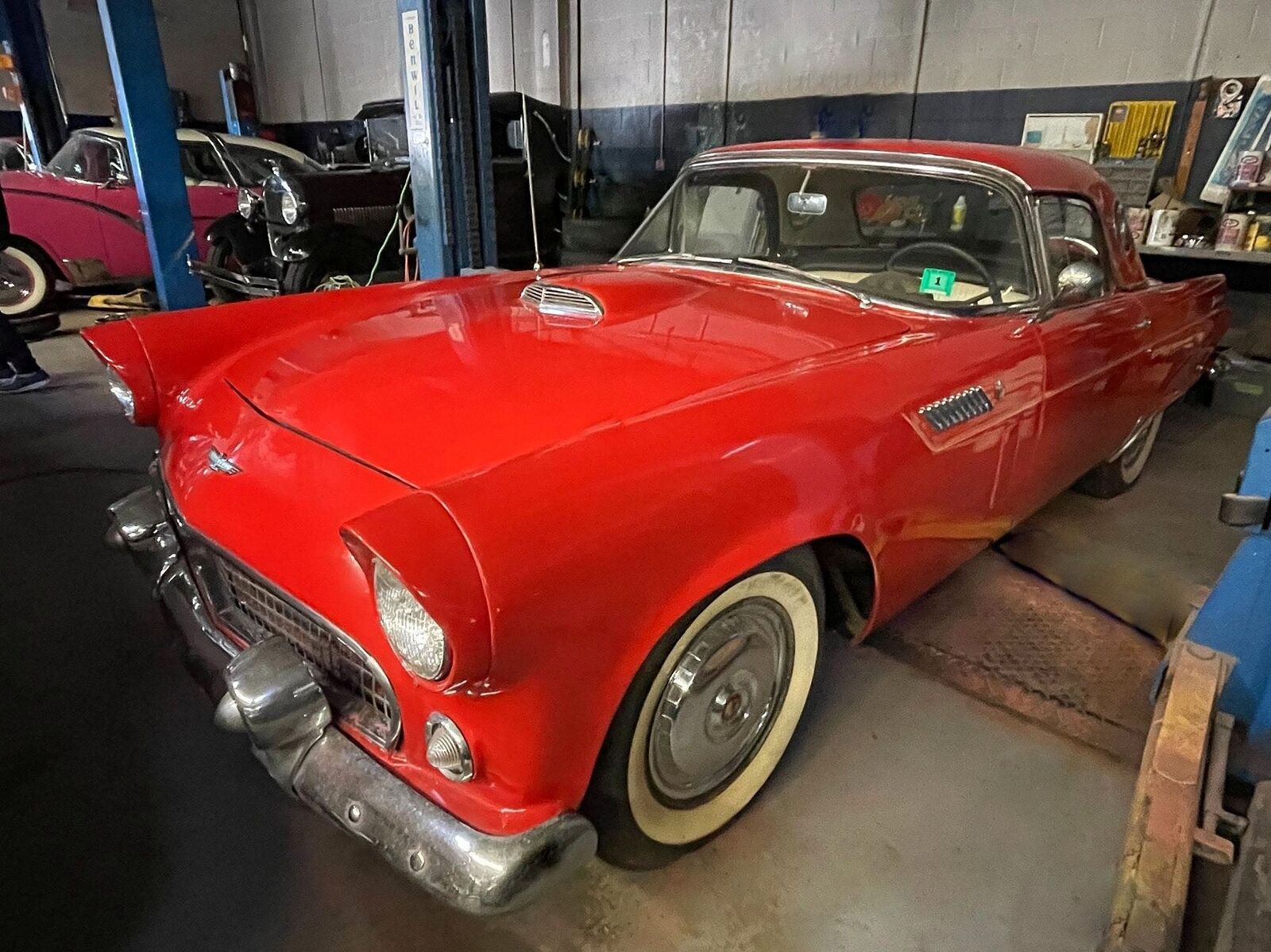 Ford-Thunderbird-1956-Both-Tops-25