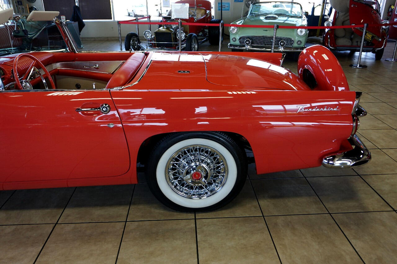 Ford-Thunderbird-1956-Classic-Car-39