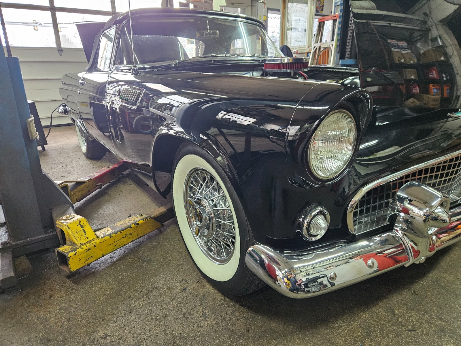 Ford-Thunderbird-1956-Convertible-25