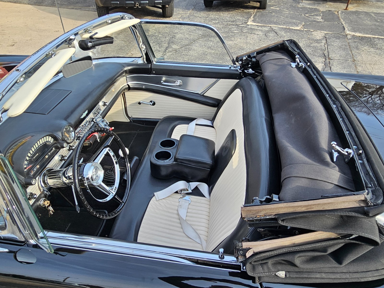 Ford-Thunderbird-1956-Convertible-3