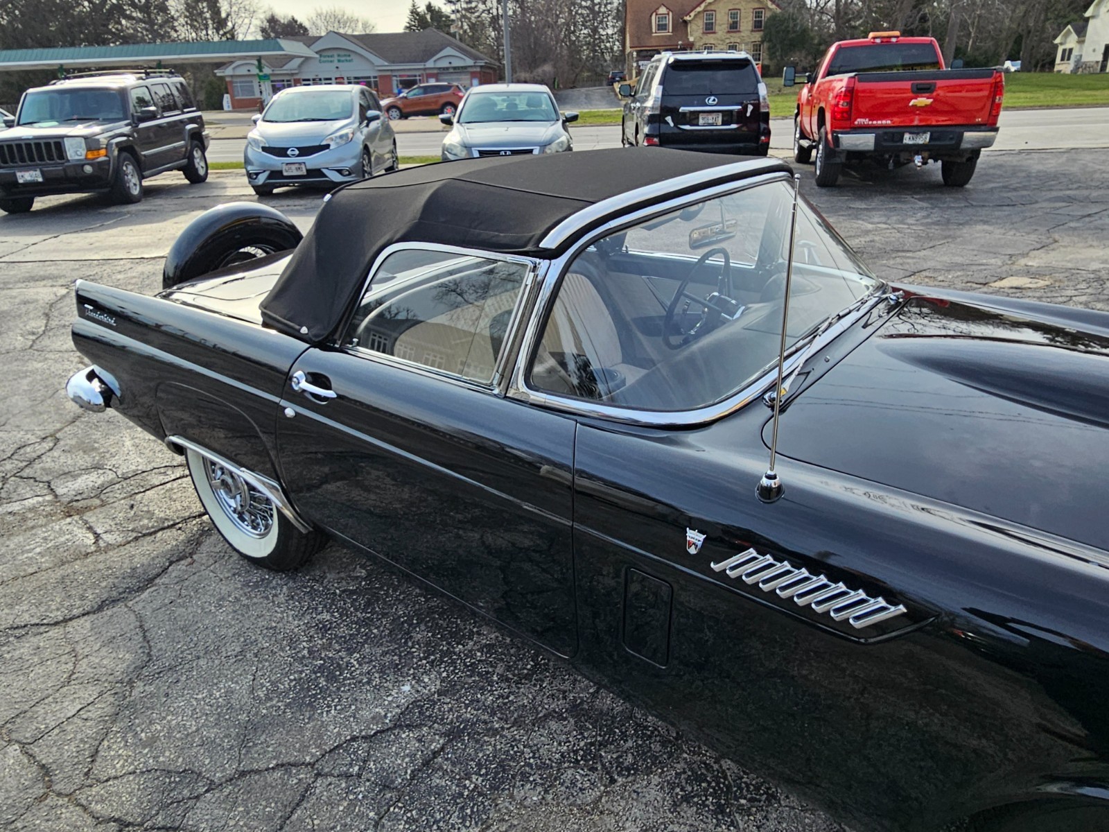 Ford-Thunderbird-1956-Convertible-4