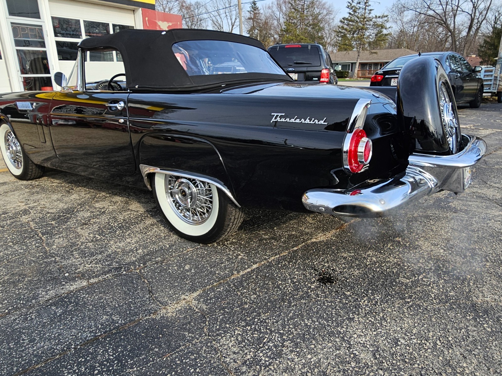 Ford-Thunderbird-1956-Convertible-9
