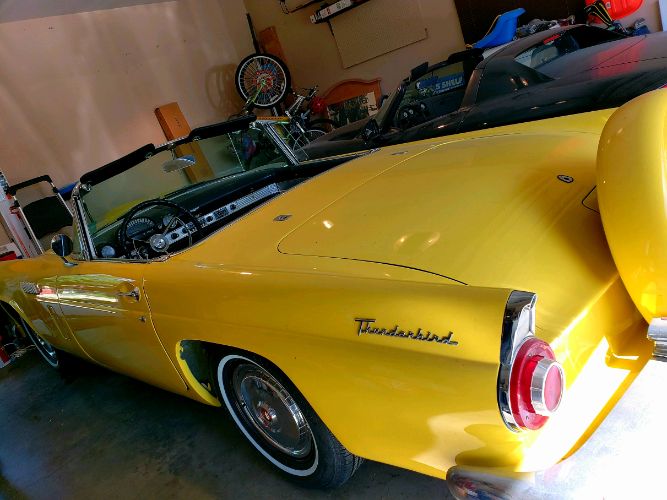 Ford-Thunderbird-1956-YellowBlack-Top-Black-1