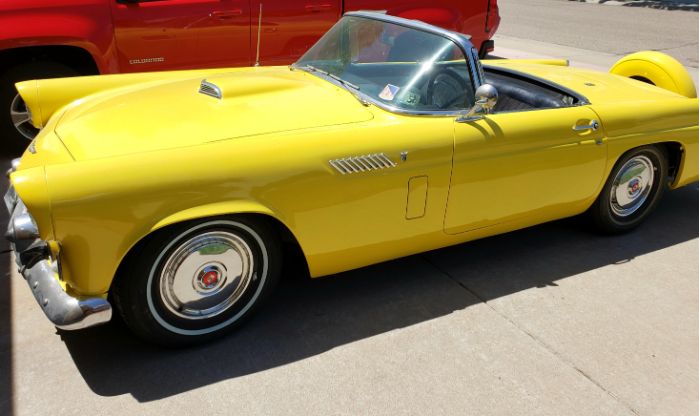 Ford-Thunderbird-1956-YellowBlack-Top-Black-3