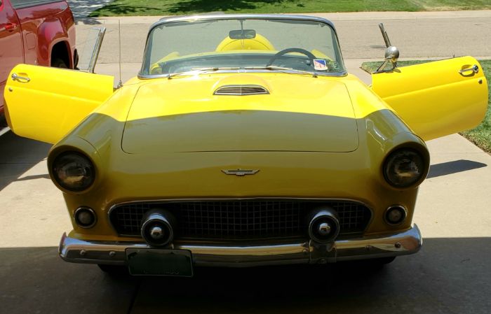 Ford-Thunderbird-1956-YellowBlack-Top-Black-4