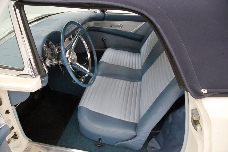 Ford-Thunderbird-1957-Colonial-White-Dresden-Blue-14