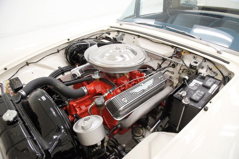 Ford-Thunderbird-1957-Colonial-White-Dresden-Blue-20