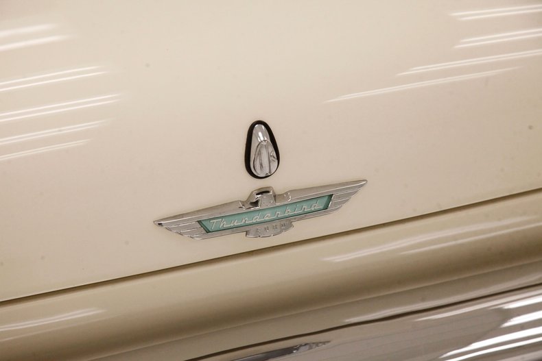 Ford-Thunderbird-1957-Colonial-White-Dresden-Blue-30