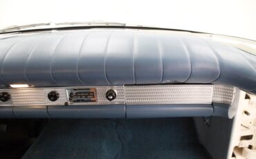 Ford-Thunderbird-1957-Colonial-White-Dresden-Blue-31
