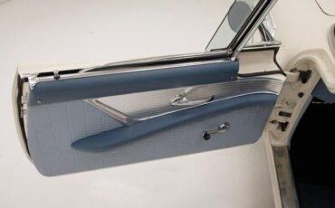 Ford-Thunderbird-1957-Colonial-White-Dresden-Blue-32