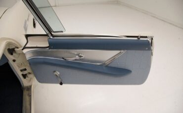 Ford-Thunderbird-1957-Colonial-White-Dresden-Blue-33