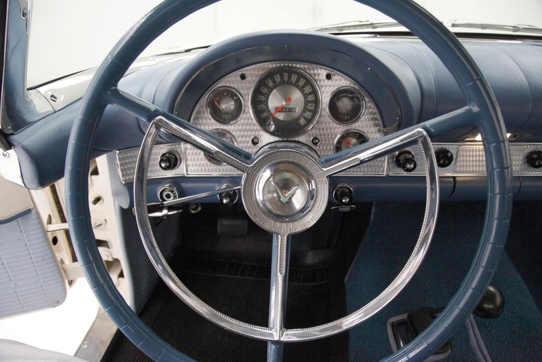 Ford-Thunderbird-1957-Colonial-White-Dresden-Blue-36