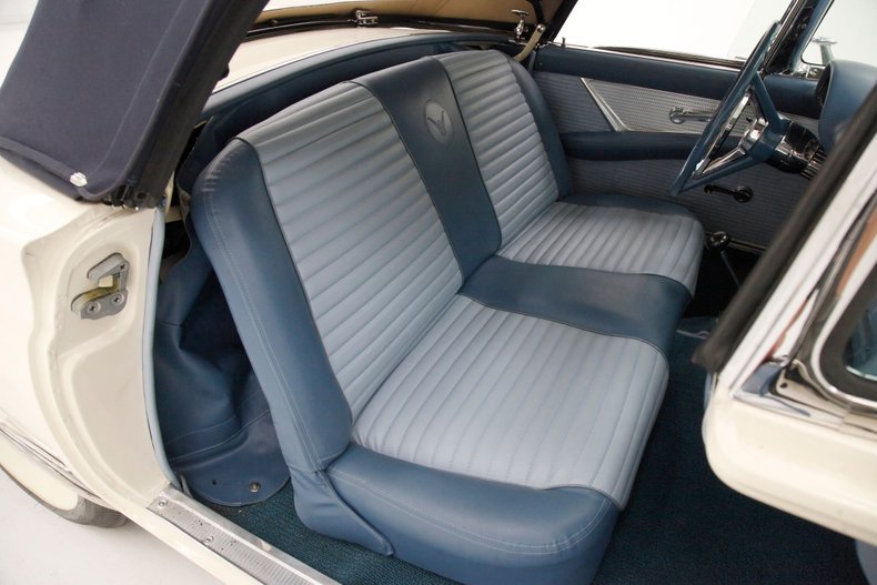 Ford-Thunderbird-1957-Colonial-White-Dresden-Blue-42