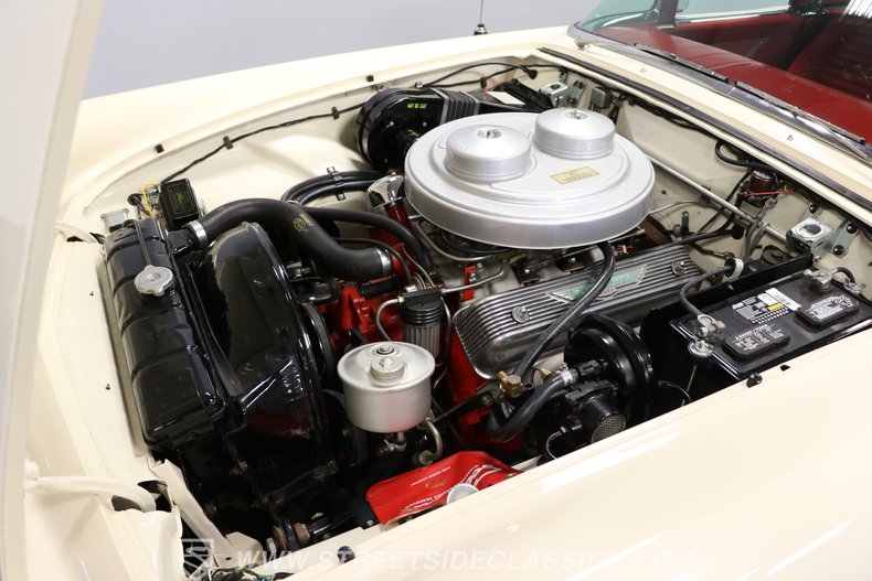 Ford-Thunderbird-1957-Colonial-White-Flame-Red-1