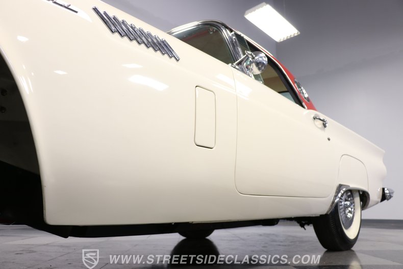 Ford-Thunderbird-1957-Colonial-White-Flame-Red-22