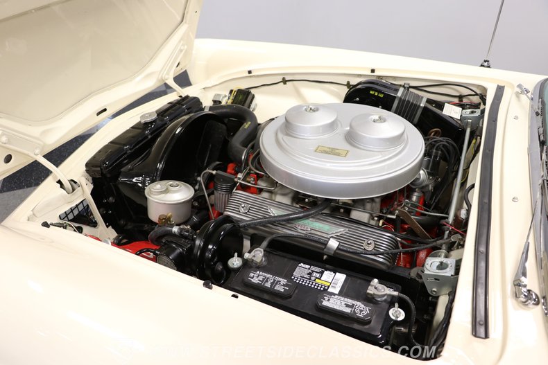 Ford-Thunderbird-1957-Colonial-White-Flame-Red-35