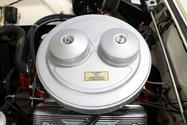 Ford-Thunderbird-1957-Colonial-White-Flame-Red-37