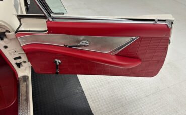 Ford-Thunderbird-1957-Colonial-White-Red-43