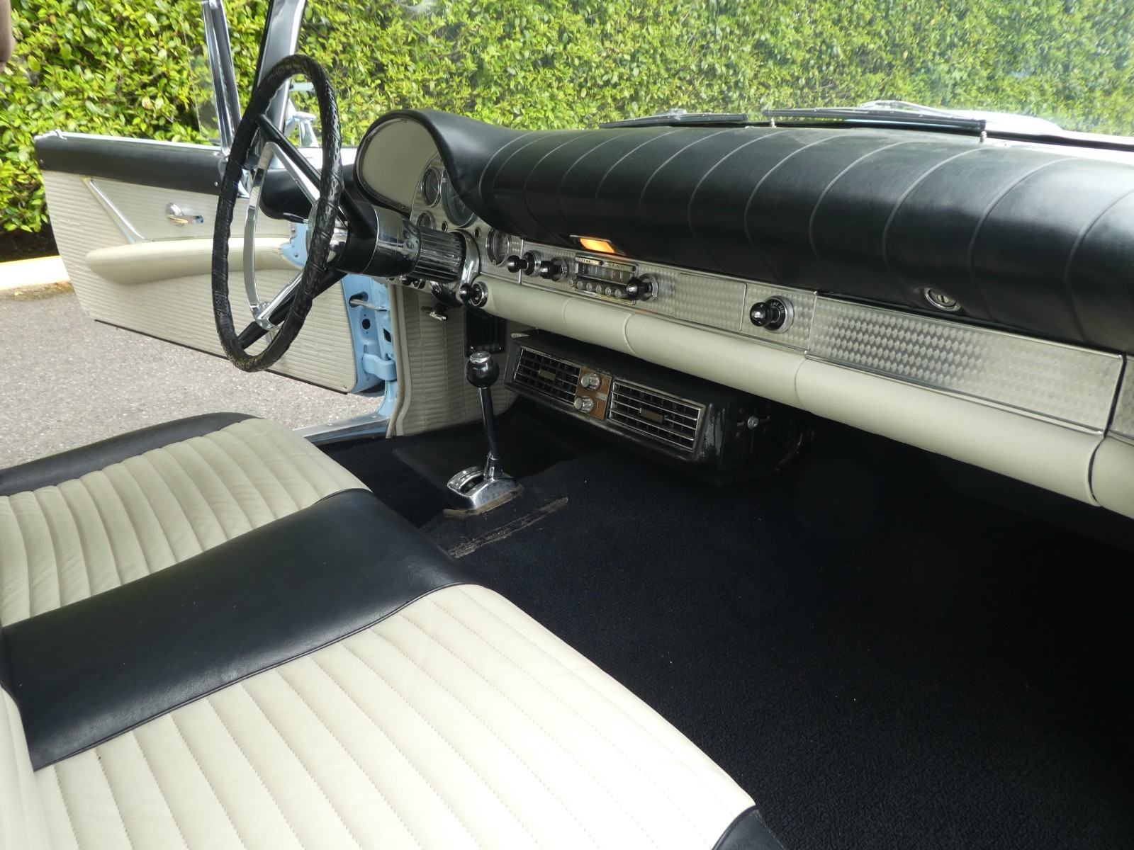 Ford-Thunderbird-1957-Convertible-11