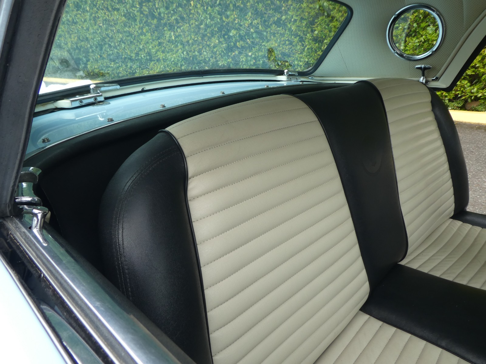 Ford-Thunderbird-1957-Convertible-15