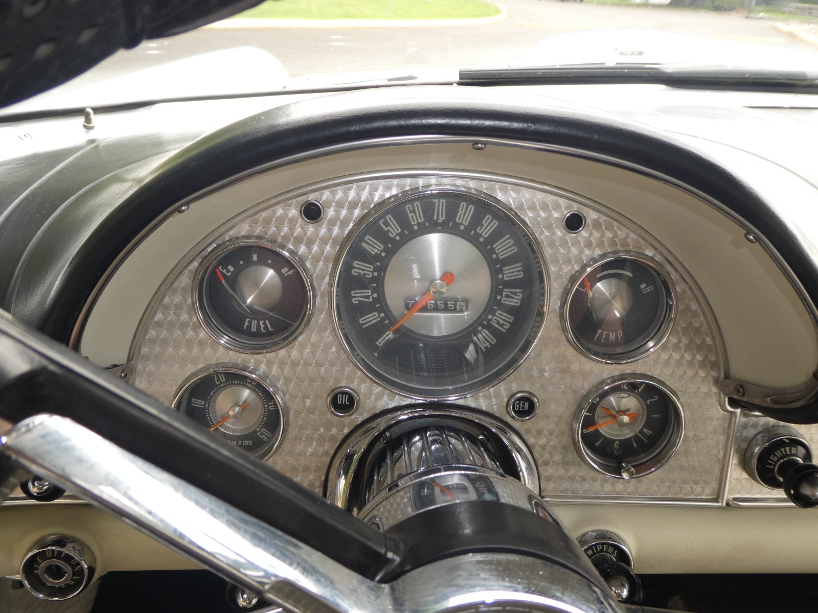 Ford-Thunderbird-1957-Convertible-17