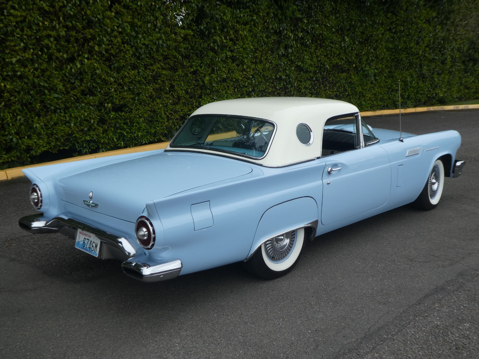 Ford-Thunderbird-1957-Convertible-2