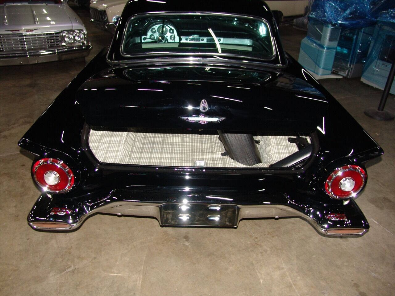 Ford-Thunderbird-1957-Convertible-30
