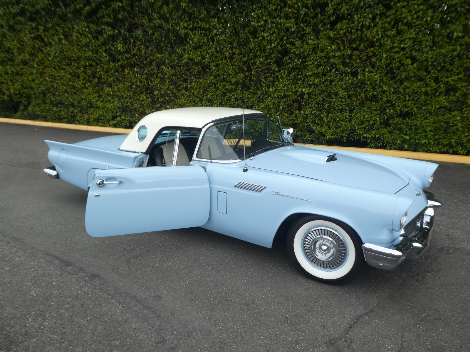 Ford-Thunderbird-1957-Convertible-6