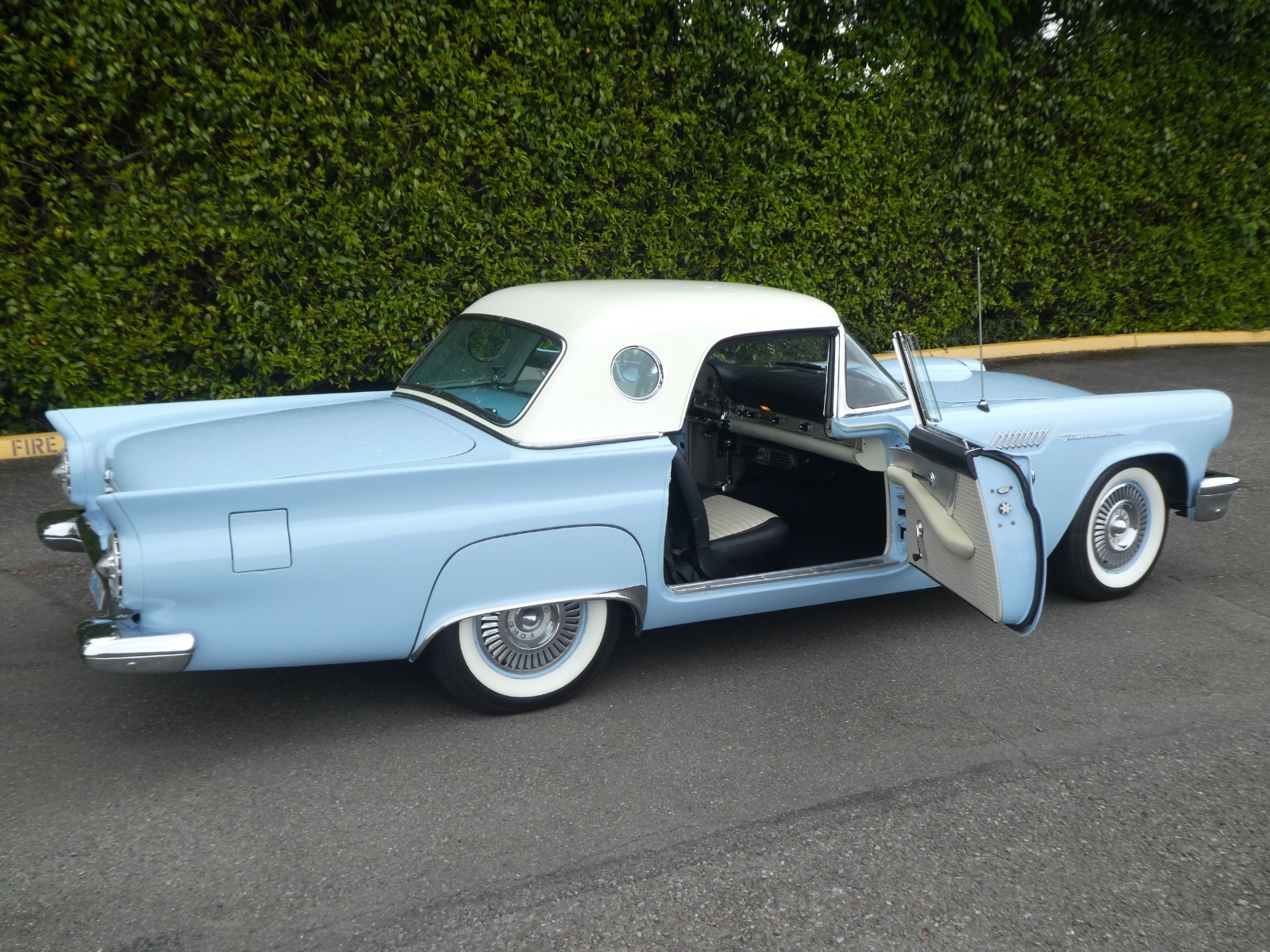 Ford-Thunderbird-1957-Convertible-8