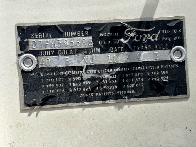 Ford-Thunderbird-1957-White-Pink-1
