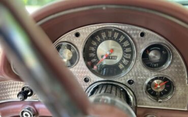 Ford-Thunderbird-1957-White-Pink-3