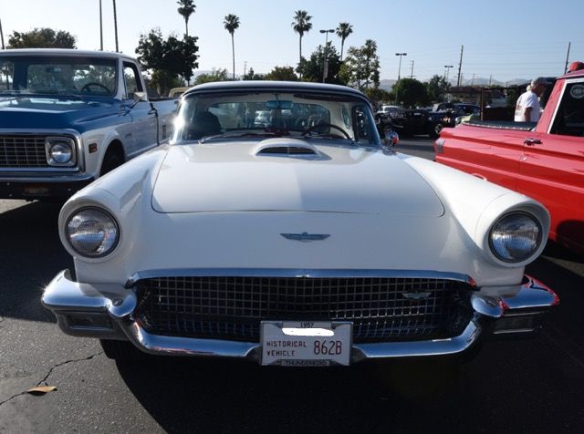 Ford-Thunderbird-1957-Wimbledon-White-10