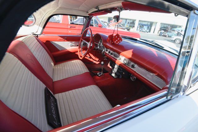Ford-Thunderbird-1957-Wimbledon-White-16