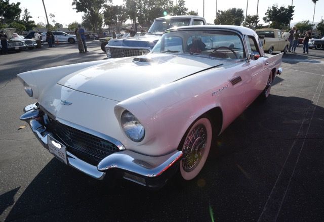 Ford-Thunderbird-1957-Wimbledon-White-2