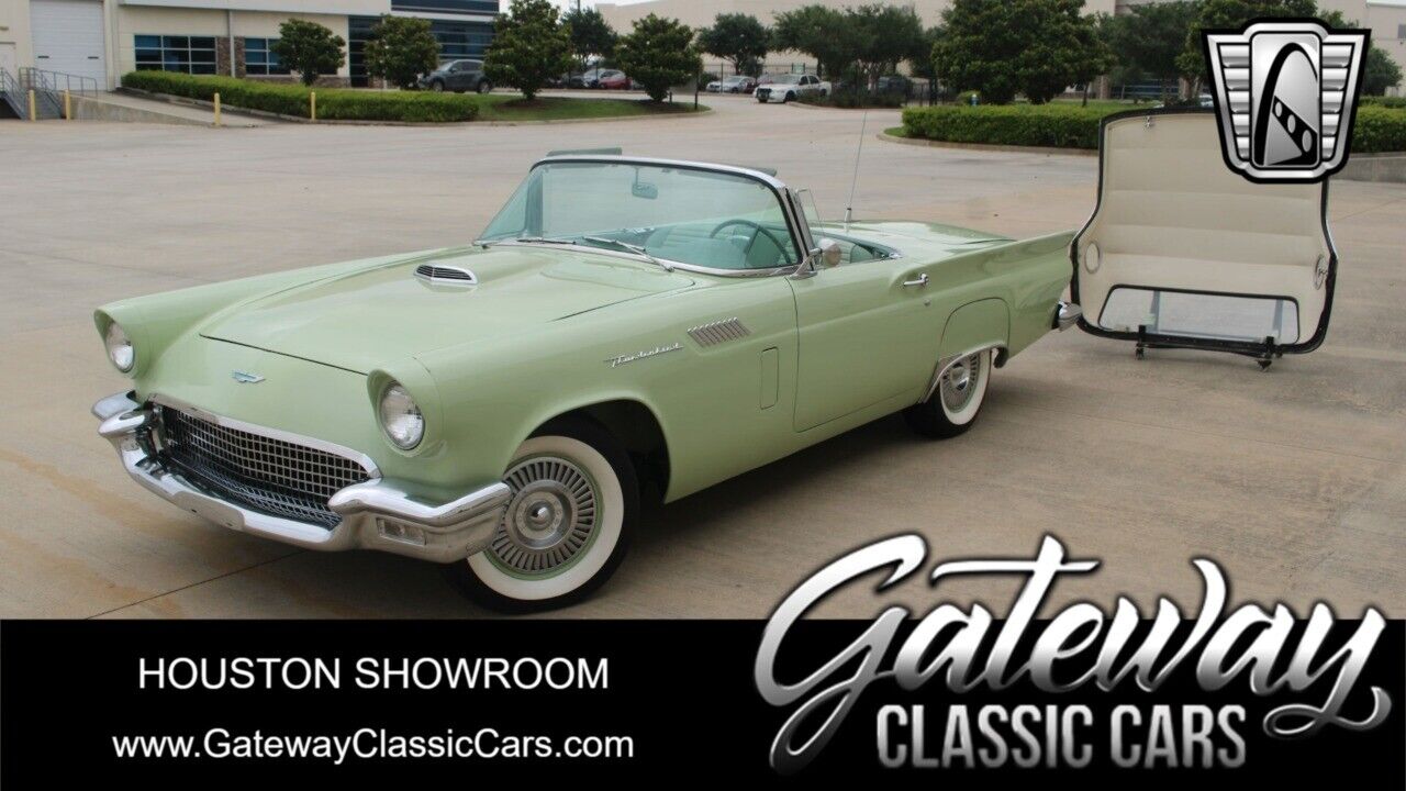 Ford Thunderbird 1957 convertible