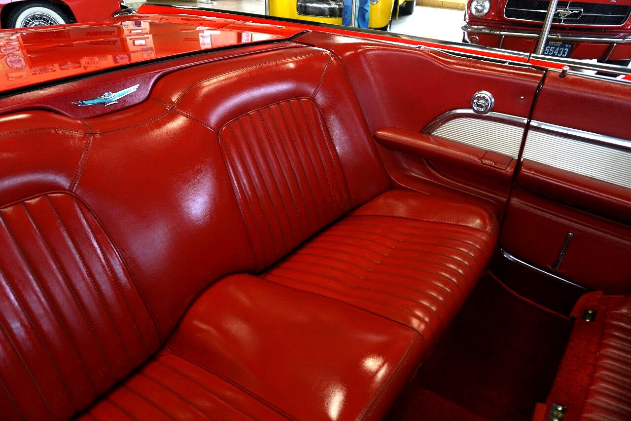 Ford-Thunderbird-1961-Classic-Car-27
