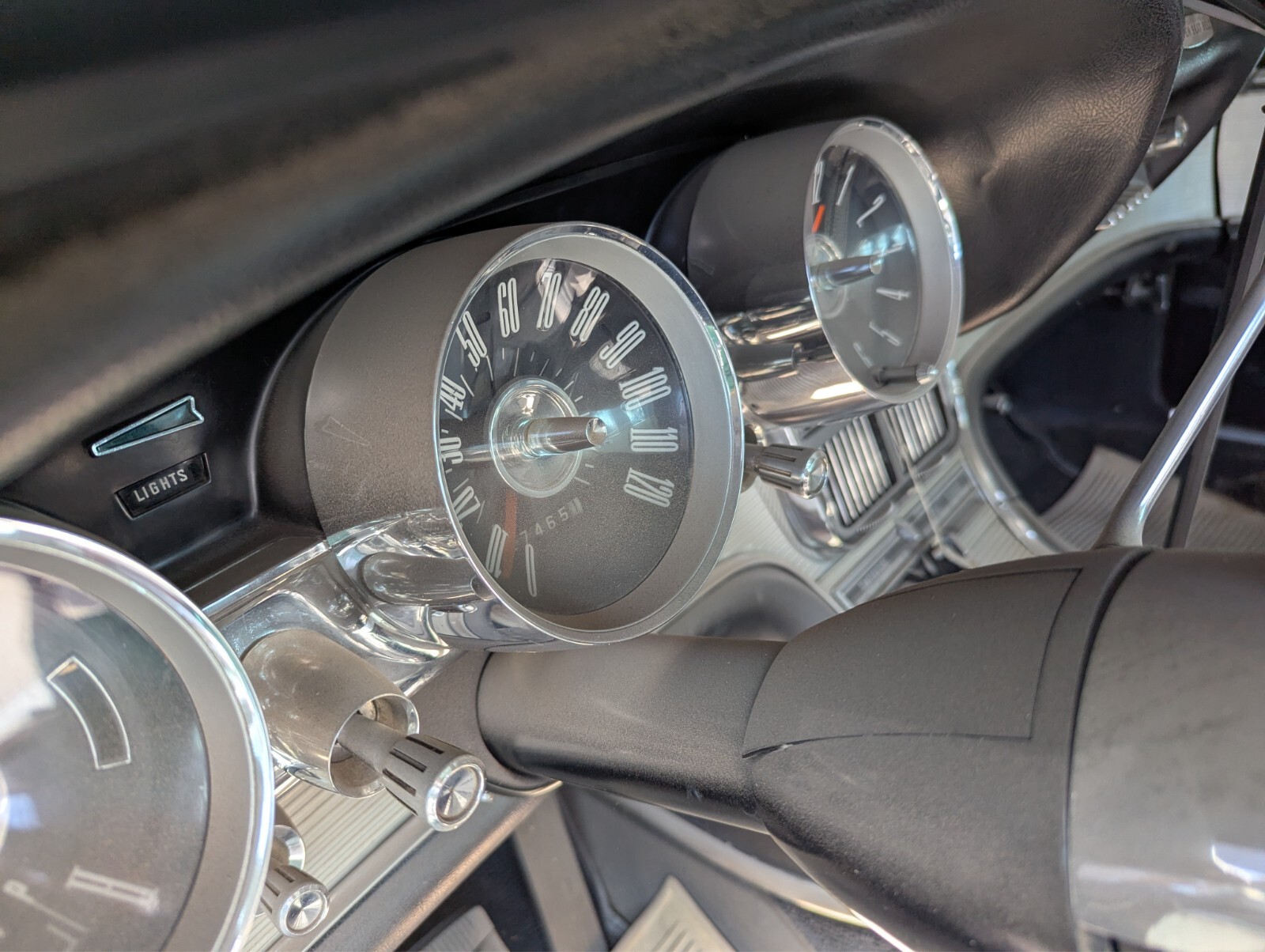 Ford-Thunderbird-1961-Coupe-2