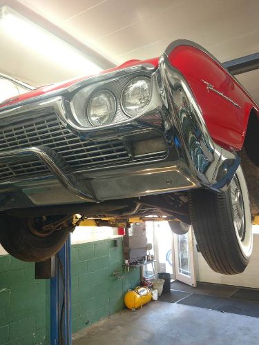 Ford-Thunderbird-1961-Red-10