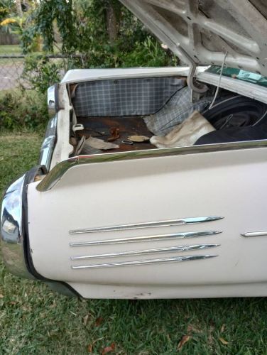 Ford-Thunderbird-1961-White-10