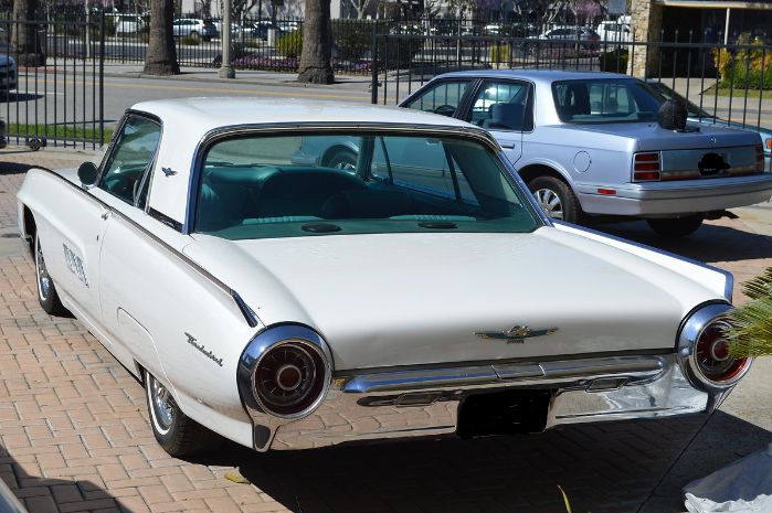 Ford-Thunderbird-1962
